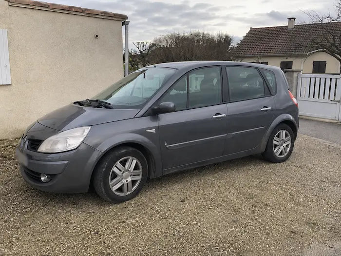 NÉE DU VOL DE LA VOITURE familiale